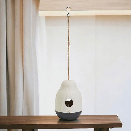 Gia Roma Cocoon bird feeder